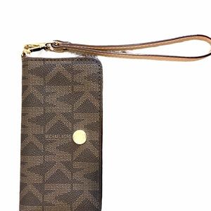 Michael Kors wristlet